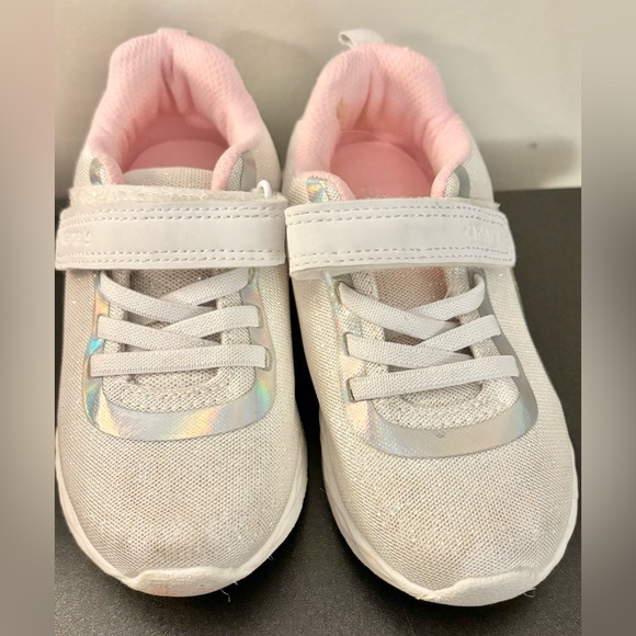 Carter’s shoes size 10 - Picture 2 of 4